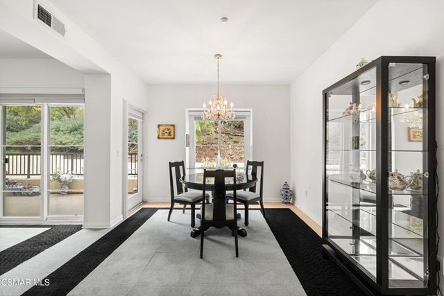 493 Country Club Drive 228, Simi Valley, CA 93065