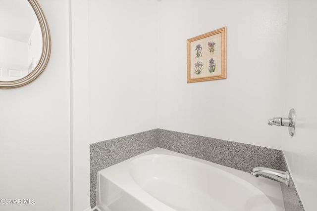 493 Country Club Drive 228, Simi Valley, CA 93065