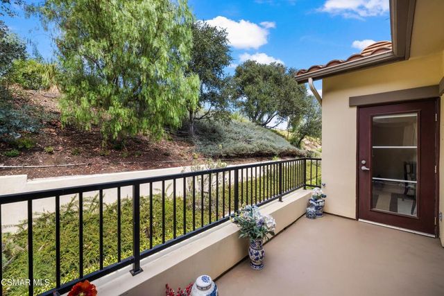 493 Country Club Drive 228, Simi Valley, CA 93065