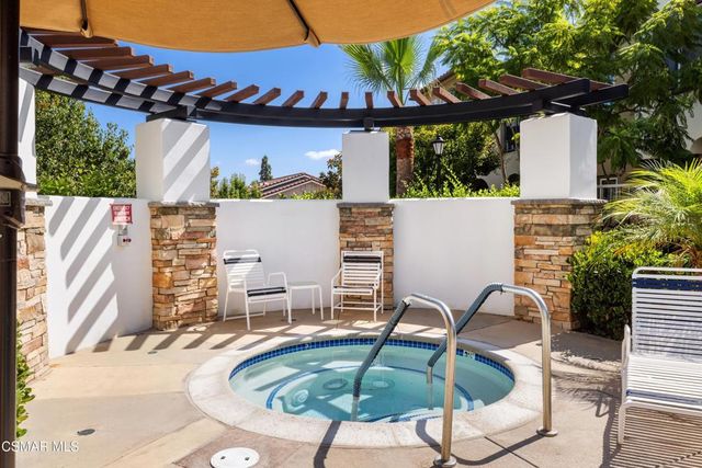 493 Country Club Drive 228, Simi Valley, CA 93065