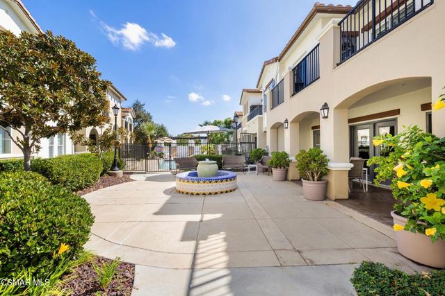 493 Country Club Drive 228, Simi Valley, CA 93065