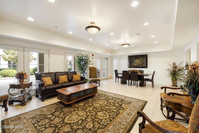 493 Country Club Drive 228, Simi Valley, CA 93065