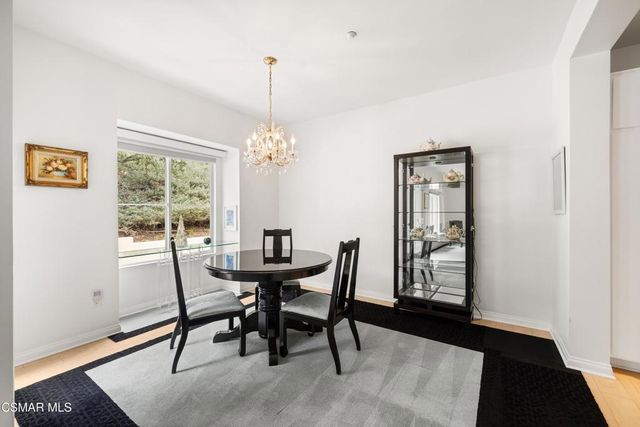 493 Country Club Drive 228, Simi Valley, CA 93065