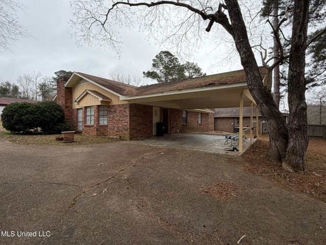 315 Cedarwood Drive, Jackson, MS 39212