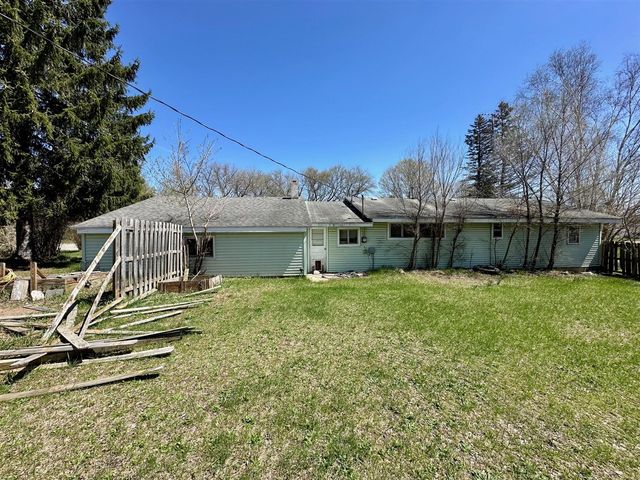 271 Mclaren Lake Road, Hesperia, MI 49421