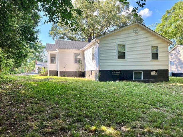 301 Edgewood Avenue, Belton, SC 29627