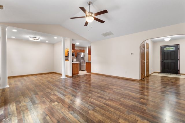 164 Meadow Glen Drive, Avon, IN 46123