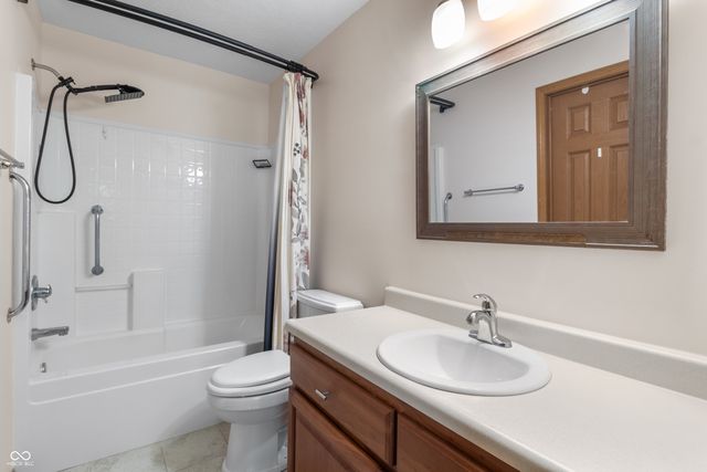 164 Meadow Glen Drive, Avon, IN 46123