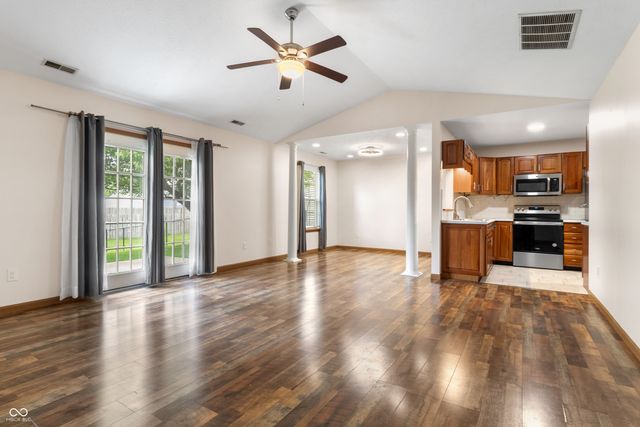 164 Meadow Glen Drive, Avon, IN 46123
