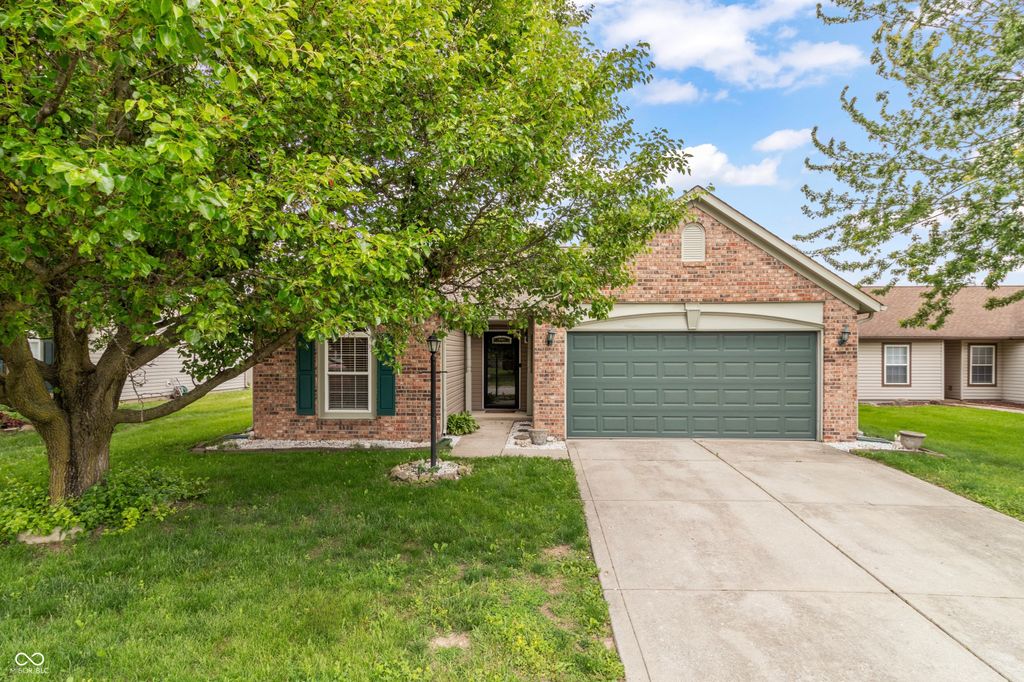 164 Meadow Glen Drive, Avon, IN 46123