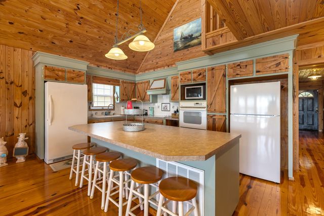 2185 Lake Marion Shores Road, Summerton, SC 29148