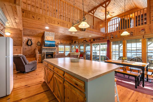 2185 Lake Marion Shores Road, Summerton, SC 29148