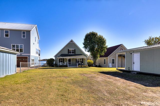 2185 Lake Marion Shores Road, Summerton, SC 29148