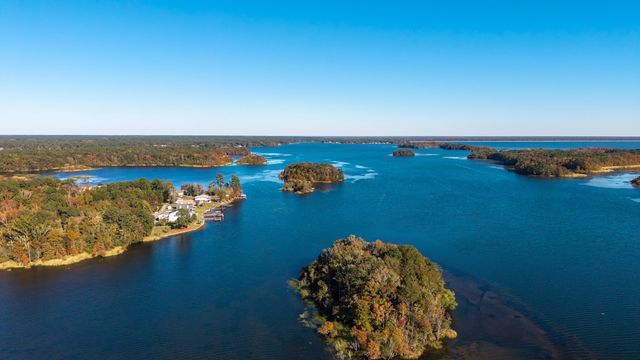 2185 Lake Marion Shores Road, Summerton, SC 29148