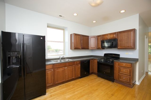 2537 N KILDARE Avenue 3, Chicago, IL 60639