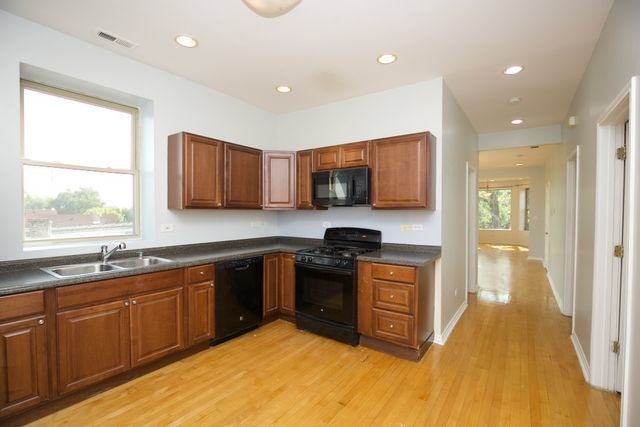2537 N KILDARE Avenue 3, Chicago, IL 60639