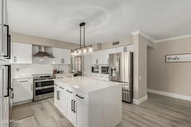 987 E DIVOT Drive, Tempe, AZ 85283