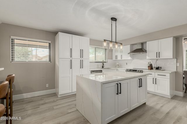 987 E DIVOT Drive, Tempe, AZ 85283