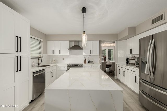 987 E DIVOT Drive, Tempe, AZ 85283