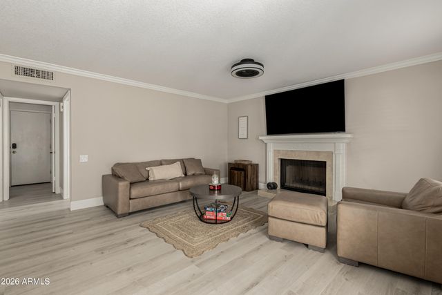 987 E DIVOT Drive, Tempe, AZ 85283