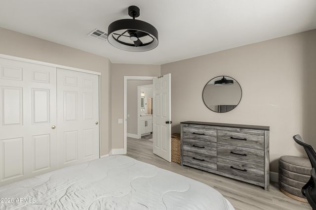 987 E DIVOT Drive, Tempe, AZ 85283