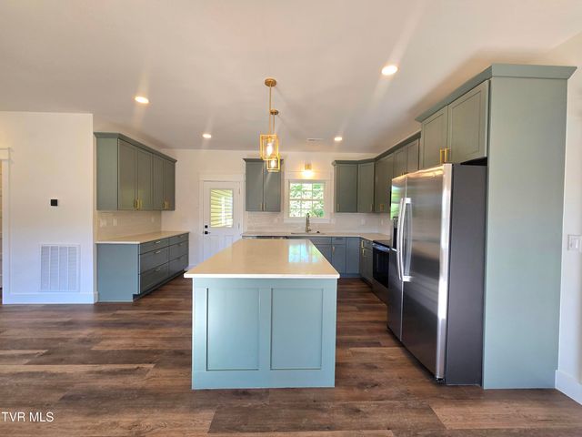 372 Wiltshire Drive, Johnson City, TN 37615