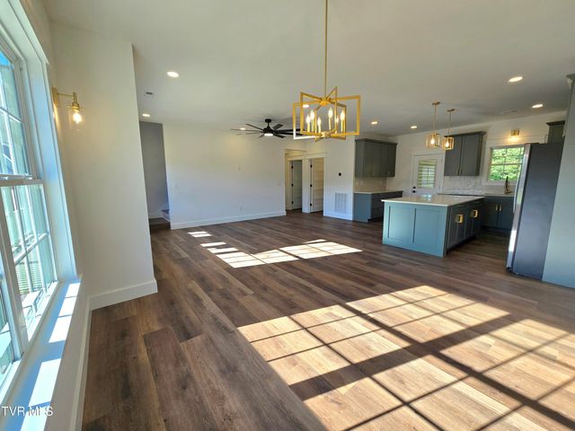 372 Wiltshire Drive, Johnson City, TN 37615
