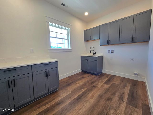 372 Wiltshire Drive, Johnson City, TN 37615