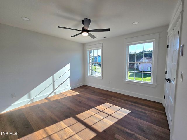 372 Wiltshire Drive, Johnson City, TN 37615