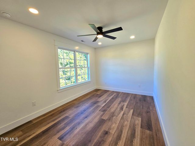 372 Wiltshire Drive, Johnson City, TN 37615