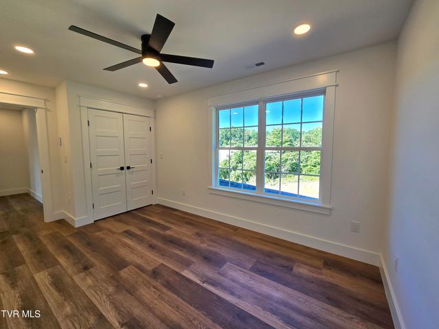 372 Wiltshire Drive, Johnson City, TN 37615