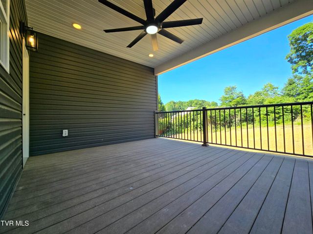372 Wiltshire Drive, Johnson City, TN 37615