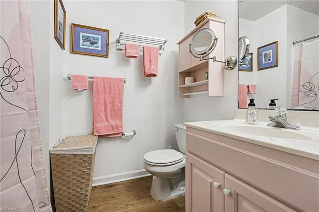 2012 Salem Bluff Drive, Winston-salem, NC 27127