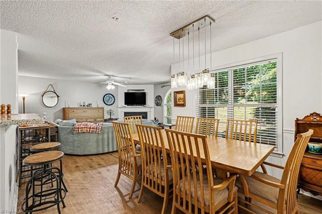 2012 Salem Bluff Drive, Winston-salem, NC 27127
