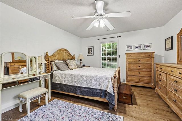 2012 Salem Bluff Drive, Winston-salem, NC 27127