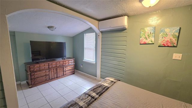 2031 4TH STREET, Sarasota, FL 34237