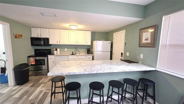 2031 4TH STREET, Sarasota, FL 34237