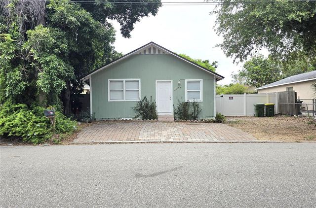 2031 4TH STREET, Sarasota, FL 34237