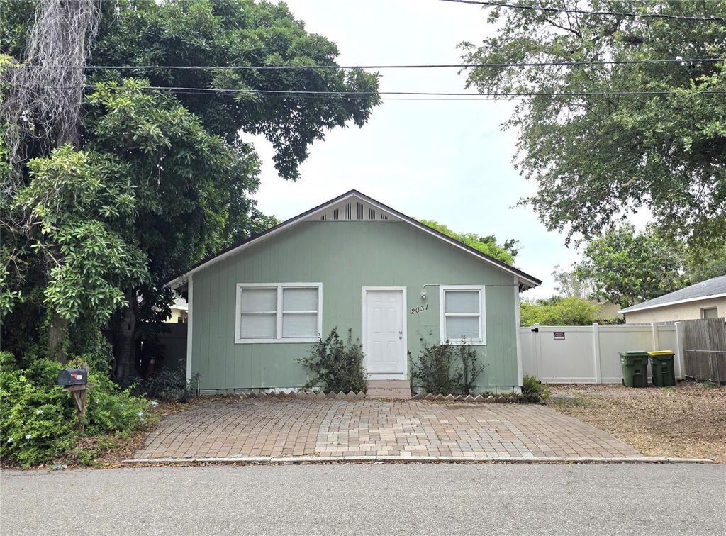 2031 4TH STREET, Sarasota, FL 34237