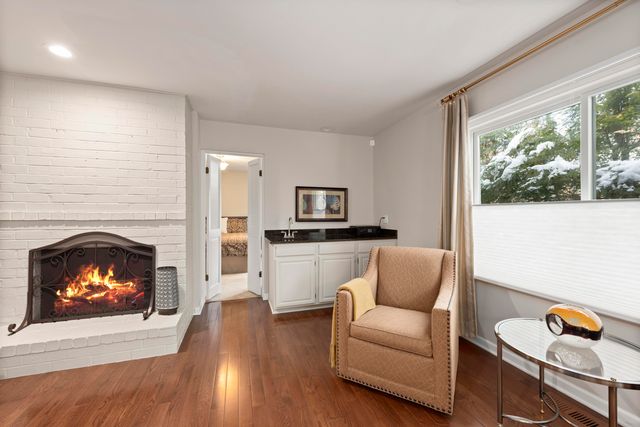 5592 N Adams Way, Bloomfield Twp, MI 48302