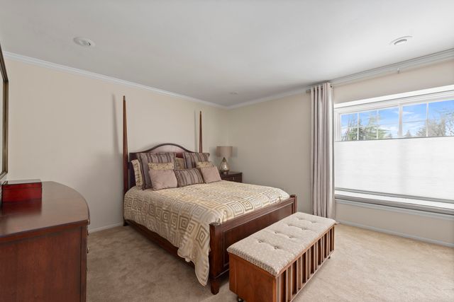 5592 N Adams Way, Bloomfield Twp, MI 48302