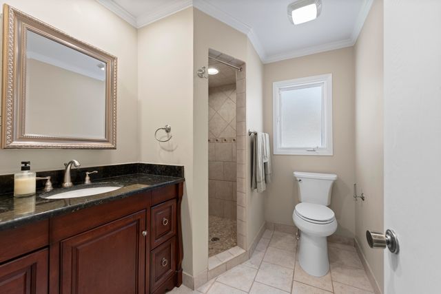 5592 N Adams Way, Bloomfield Twp, MI 48302