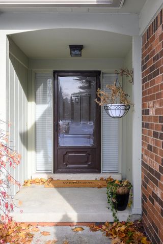 5592 N Adams Way, Bloomfield Twp, MI 48302