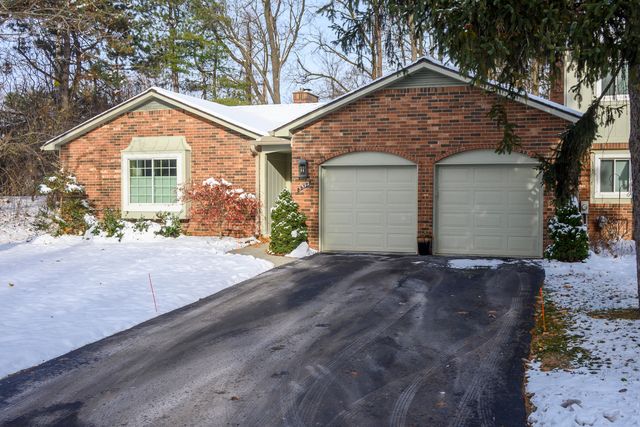 5592 N Adams Way, Bloomfield Twp, MI 48302