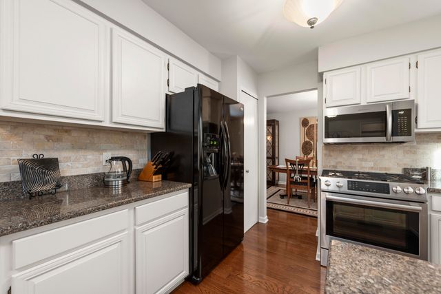 5592 N Adams Way, Bloomfield Twp, MI 48302