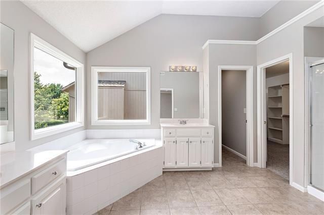 21715 W 96th Street, Lenexa, KS 66220