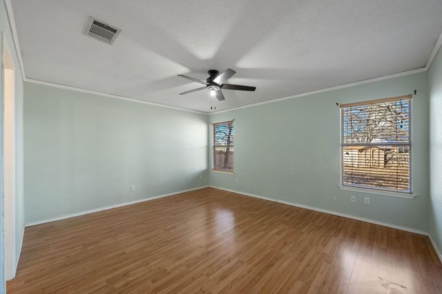 1402 Quicksilver CIR, Round Rock, TX 78665