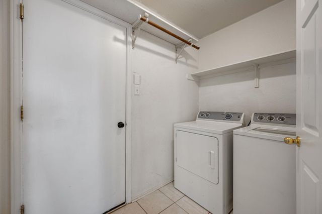 1402 Quicksilver CIR, Round Rock, TX 78665