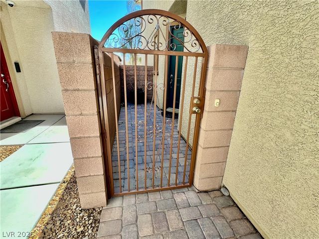 8667 Moon Crater Avenue, Las Vegas, NV 89178