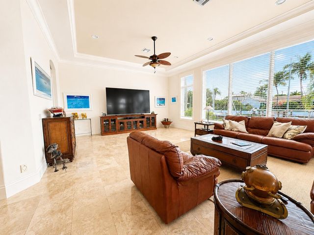 4431 NE 24th Avenue, Lighthouse Point, FL 33064